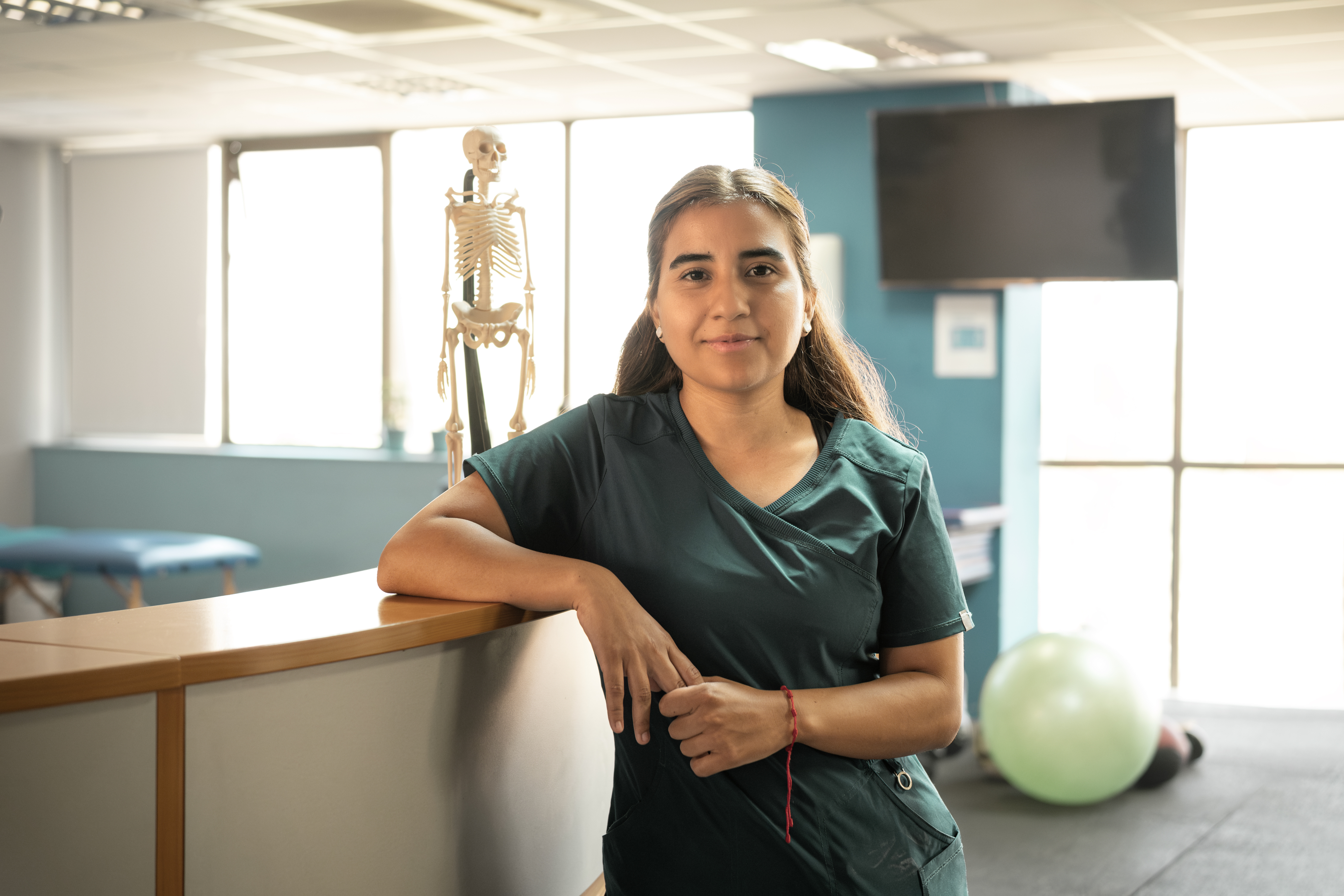 physical therapy aide working